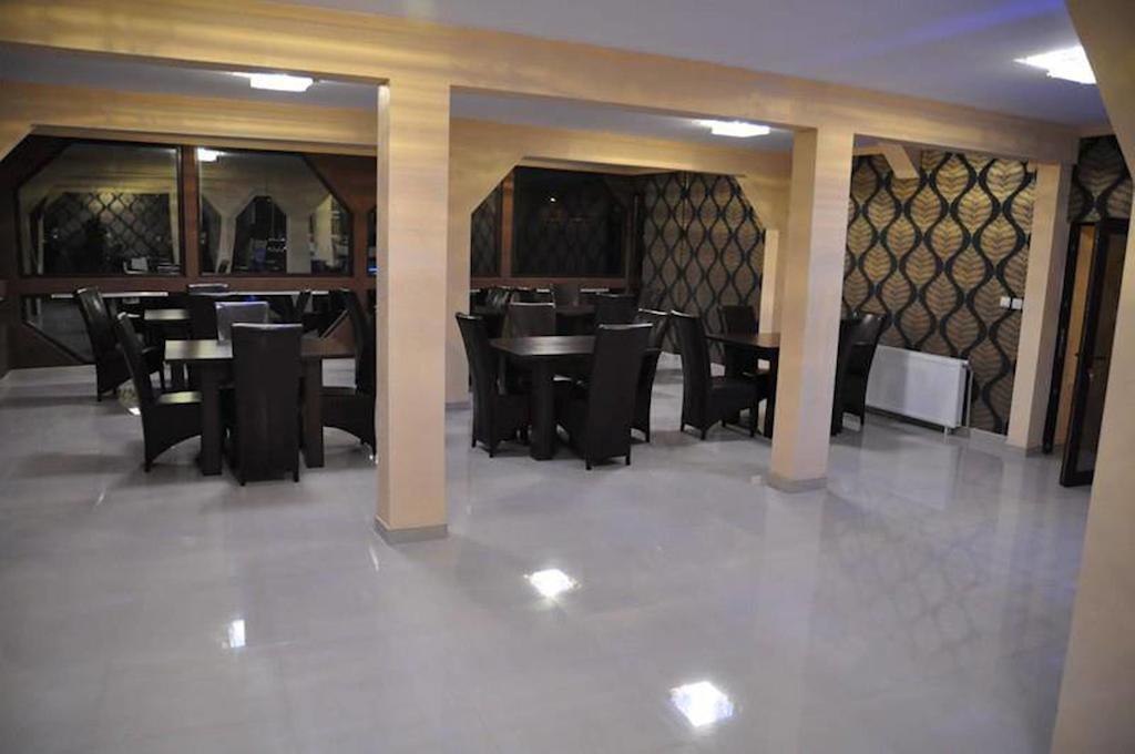 Pensiunea Brancoveneasca Campulung Exterior foto